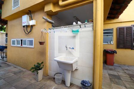 Casa de condomínio à venda com 450m², 5 quartos e 4 vagas Casa de condomínio à venda com 450m², 5 quartos e 4 vagasQuintal