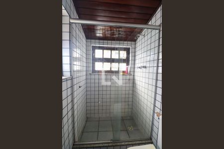 Casa de condomínio à venda com 450m², 5 quartos e 4 vagas Casa de condomínio à venda com 450m², 5 quartos e 4 vagasBanheiro da Suíte 1