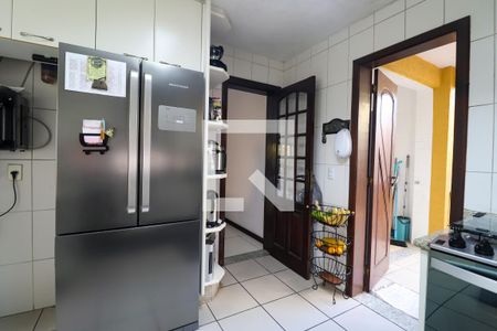 Casa de condomínio à venda com 450m², 5 quartos e 4 vagas Casa de condomínio à venda com 450m², 5 quartos e 4 vagasCozinha