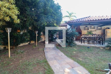 Casa de condomínio à venda com 450m², 5 quartos e 4 vagas Casa de condomínio à venda com 450m², 5 quartos e 4 vagasQuintal