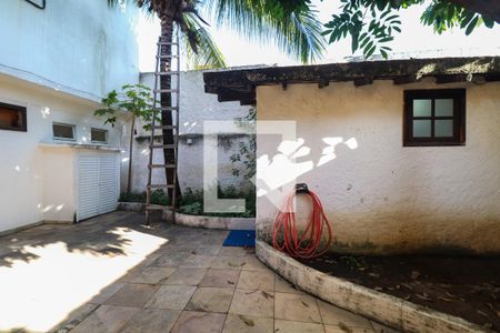 Casa de condomínio à venda com 450m², 5 quartos e 4 vagas Casa de condomínio à venda com 450m², 5 quartos e 4 vagasQuintal