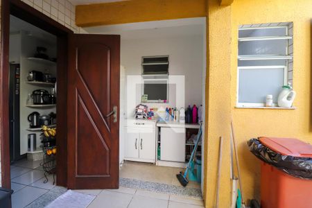 Casa de condomínio à venda com 450m², 5 quartos e 4 vagas Casa de condomínio à venda com 450m², 5 quartos e 4 vagasÁrea de Serviço