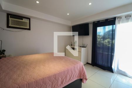 Casa de condomínio à venda com 450m², 5 quartos e 4 vagas Casa de condomínio à venda com 450m², 5 quartos e 4 vagasSuíte master