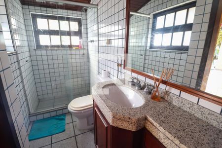 Casa de condomínio à venda com 450m², 5 quartos e 4 vagas Casa de condomínio à venda com 450m², 5 quartos e 4 vagasBanheiro da Suíte 1