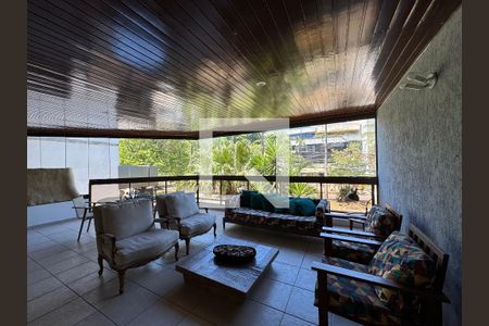 Apartamento à venda com 156m², 3 quartos e 2 vagasVaranda