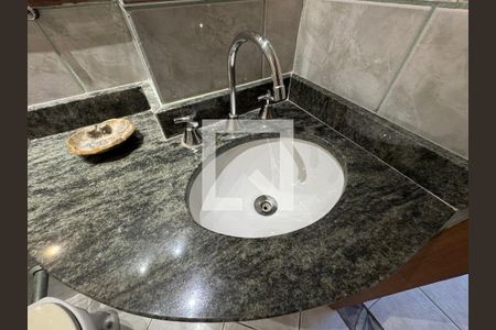 Apartamento à venda com 156m², 3 quartos e 2 vagasSuíte 2 - Banheiro