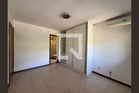 Apartamento à venda com 156m², 3 quartos e 2 vagasSuíte 2