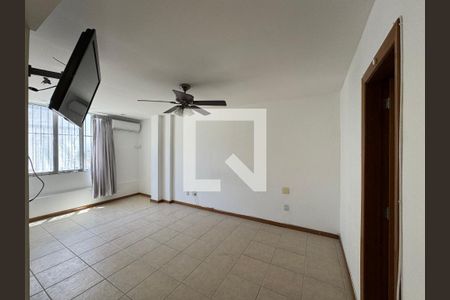 Apartamento à venda com 156m², 3 quartos e 2 vagasSuíte 1