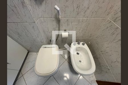 Apartamento à venda com 156m², 3 quartos e 2 vagasSuíte 1 - Banheiro