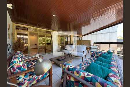 Apartamento à venda com 156m², 3 quartos e 2 vagasVaranda