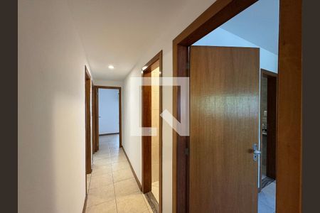 Apartamento à venda com 156m², 3 quartos e 2 vagasCorredor