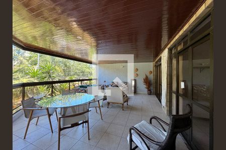 Apartamento à venda com 156m², 3 quartos e 2 vagasVaranda