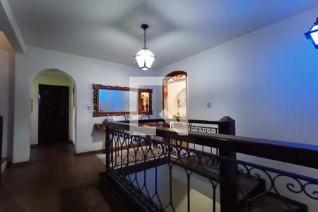 Casa de condomínio à venda com 1400m², 5 quartos e 4 vagasHall social