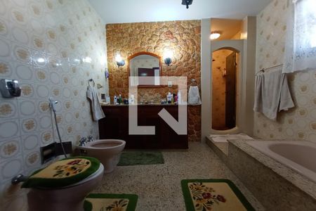 Casa de condomínio à venda com 1400m², 5 quartos e 4 vagasBanheiro da Suíte 6