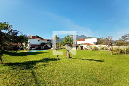 Casa de condomínio à venda com 1400m², 5 quartos e 4 vagasQuintal