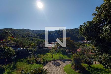 Casa de condomínio à venda com 1400m², 5 quartos e 4 vagasVista