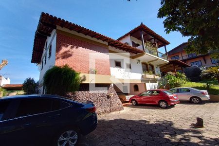 Casa de condomínio à venda com 1400m², 5 quartos e 4 vagasFachada