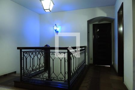 Casa de condomínio à venda com 1400m², 5 quartos e 4 vagasHall social