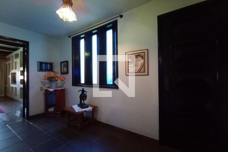 Casa de condomínio à venda com 1400m², 5 quartos e 4 vagasHall social