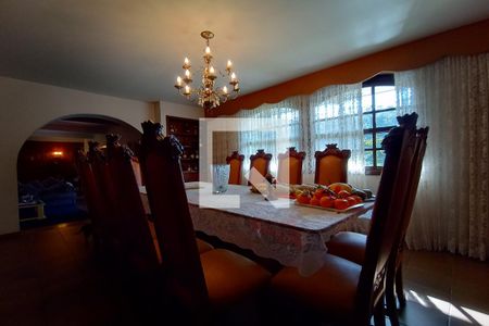 Casa de condomínio à venda com 1400m², 5 quartos e 4 vagasSala de Jantar