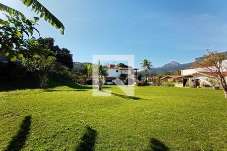 Casa de condomínio à venda com 1400m², 5 quartos e 4 vagasQuintal