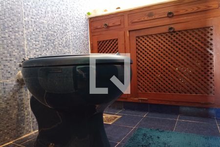 Casa de condomínio à venda com 1400m², 5 quartos e 4 vagasBanheiro da Suíte