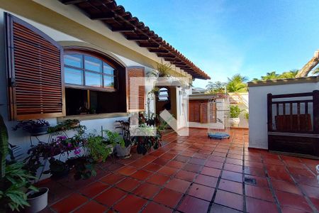 Casa de condomínio à venda com 1400m², 5 quartos e 4 vagasÁrea de Serviço