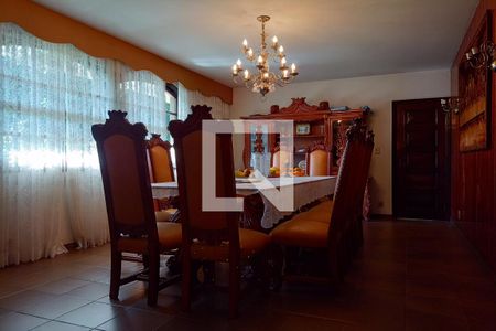 Casa de condomínio à venda com 1400m², 5 quartos e 4 vagasSala de Jantar