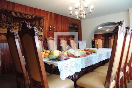 Casa de condomínio à venda com 1400m², 5 quartos e 4 vagasSala de Jantar