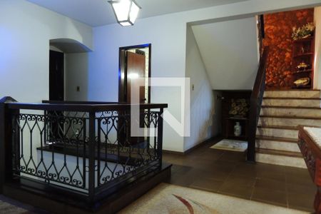 Casa de condomínio à venda com 1400m², 5 quartos e 4 vagasHall social