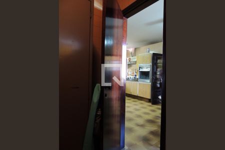 Casa de condomínio à venda com 1400m², 5 quartos e 4 vagasDespensa