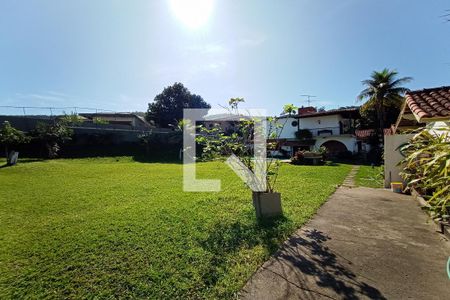 Casa de condomínio à venda com 1400m², 5 quartos e 4 vagasQuintal