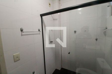Banheiro de apartamento à venda com 1 quarto, 41m² em Centro, Canoas