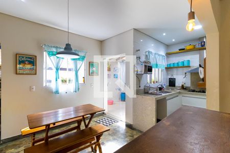 Casa à venda com 149m², 3 quartos e 2 vagasCozinha