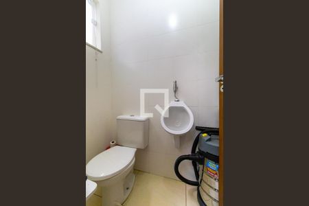 Casa à venda com 149m², 3 quartos e 2 vagasBanheiro de serviço