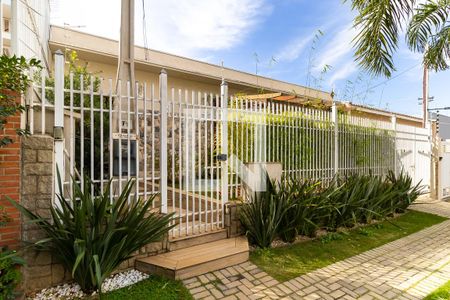 Casa à venda com 149m², 3 quartos e 2 vagasFachada