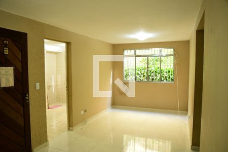 Sala de apartamento para alugar com 2 quartos, 53m² em Jardim Caiapiá, Cotia