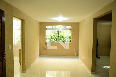 Sala de apartamento para alugar com 2 quartos, 53m² em Jardim Caiapiá, Cotia