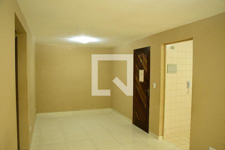 Sala de apartamento para alugar com 2 quartos, 53m² em Jardim Caiapiá, Cotia