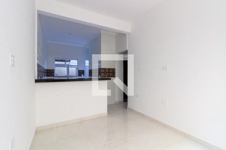 Sala de casa de condomínio para alugar com 2 quartos, 50m² em Maracanã, Praia Grande