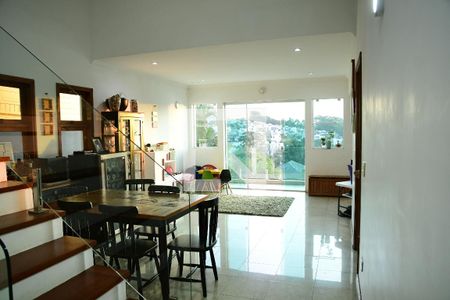 Sala de casa de condomínio para alugar com 3 quartos, 395m² em Jardim das Flores, Cotia