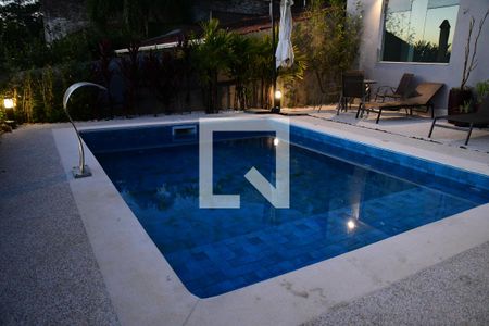 Casa de condomínio para alugar com 395m², 3 quartos e 3 vagasPiscina