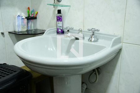 Casa de condomínio para alugar com 395m², 3 quartos e 3 vagasBanheiro Social