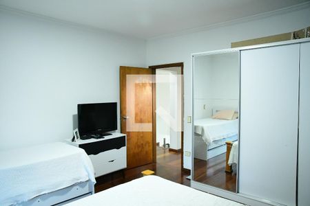 Casa de condomínio para alugar com 395m², 3 quartos e 3 vagasQuarto 2 