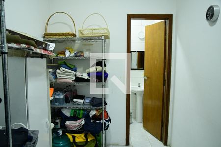 Casa de condomínio para alugar com 395m², 3 quartos e 3 vagasQuarto de Serviço