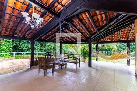 Casa à venda com 228m², 5 quartos e 4 vagas Casa à venda com 228m², 5 quartos e 4 vagasÁrea Externa