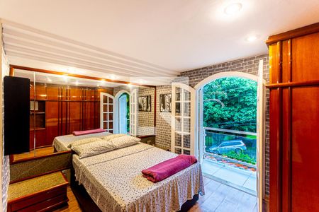 Casa à venda com 228m², 5 quartos e 4 vagas Casa à venda com 228m², 5 quartos e 4 vagasSuite