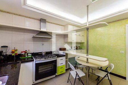 Casa à venda com 228m², 5 quartos e 4 vagas Casa à venda com 228m², 5 quartos e 4 vagasCozinha