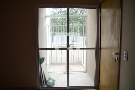 Sala de apartamento para alugar com 2 quartos, 45m² em Jardim Ísis, Cotia