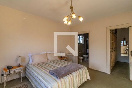 Casa à venda com 290m², 3 quartos e 3 vagasQuarto 1 Suíte